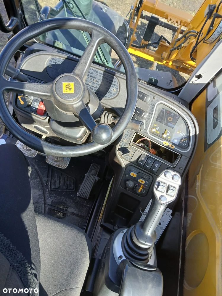 JCB 541-70 - 13