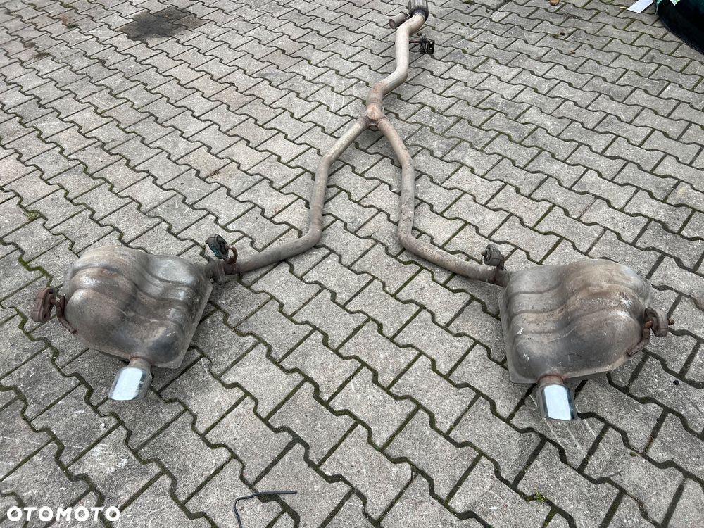 JEEP GRAND CHEROKEE WK2 3.0D TLUMIK OVERLAND - 2