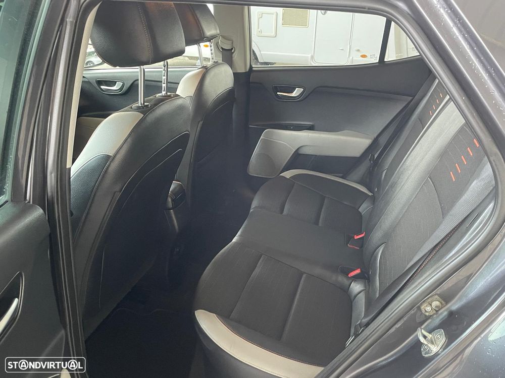 Kia Stonic 1.0 T-GDI 120 Vision - 22