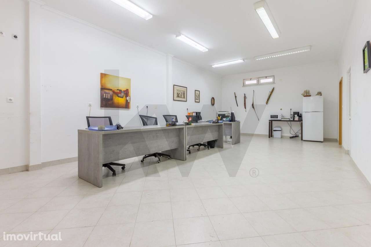 Espaço Comercial com 116,60 m2 na Quinta do Conde – Pinhal do General - Grande imagem: 2/17