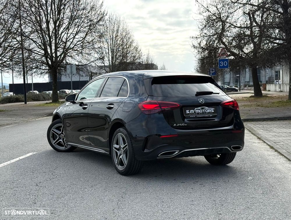 Mercedes-Benz A 250 e AMG Line - 2