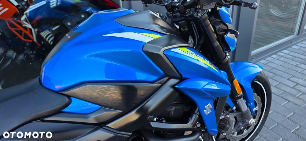Suzuki GSX - 10