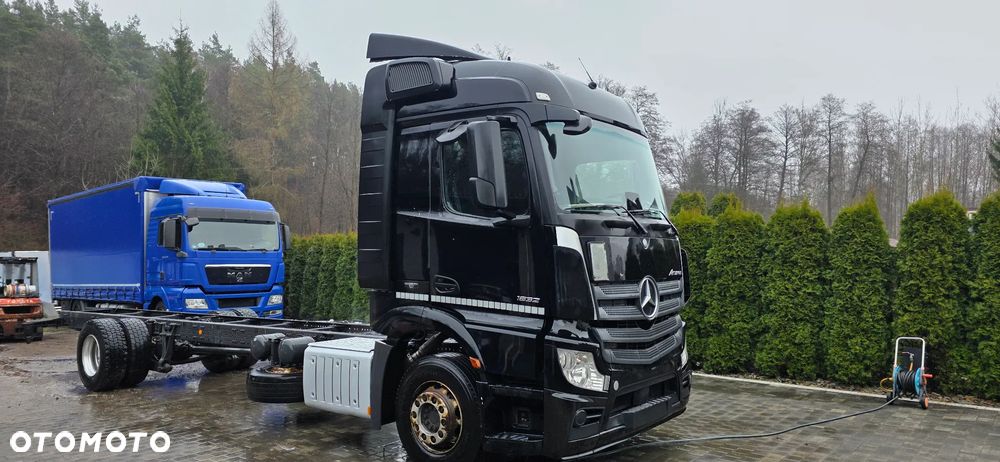 Mercedes-Benz Actros - 2