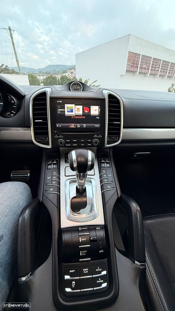 Porsche Cayenne - 8