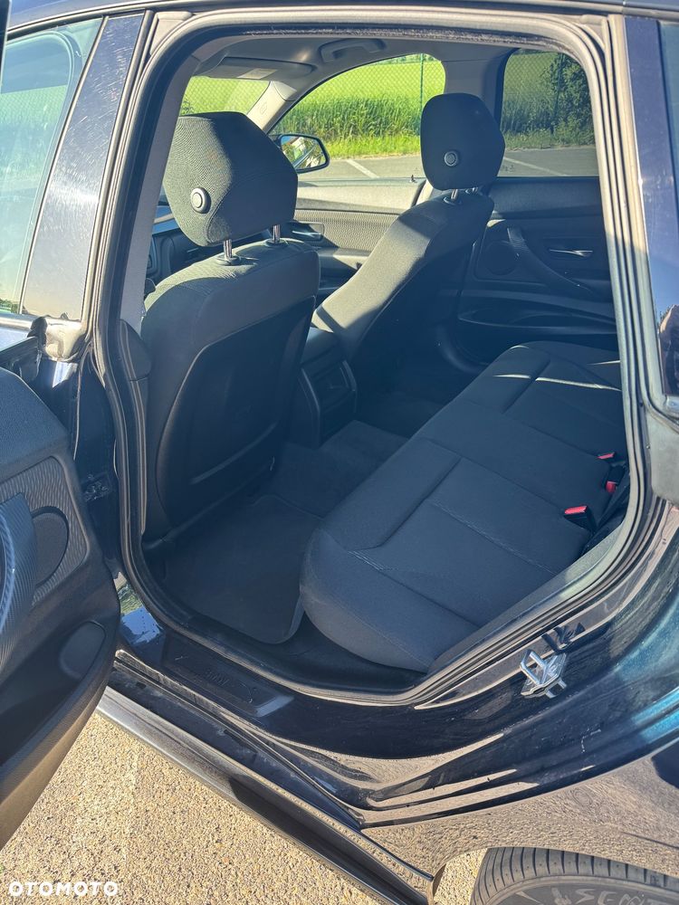 BMW Seria 3 318d - 14