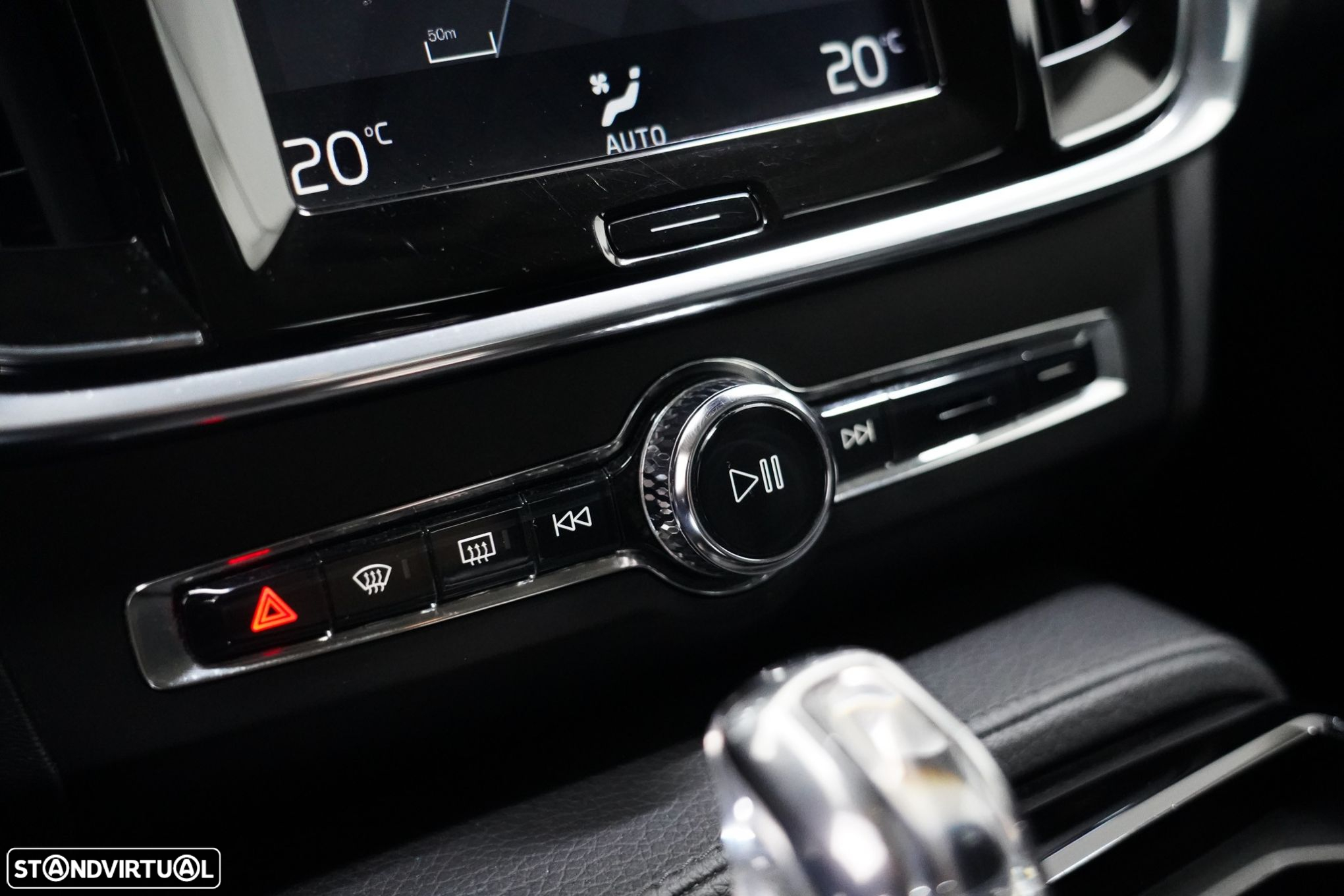 Volvo V90 2.0 T8 Momentum Plus AWD Geartronic - 13