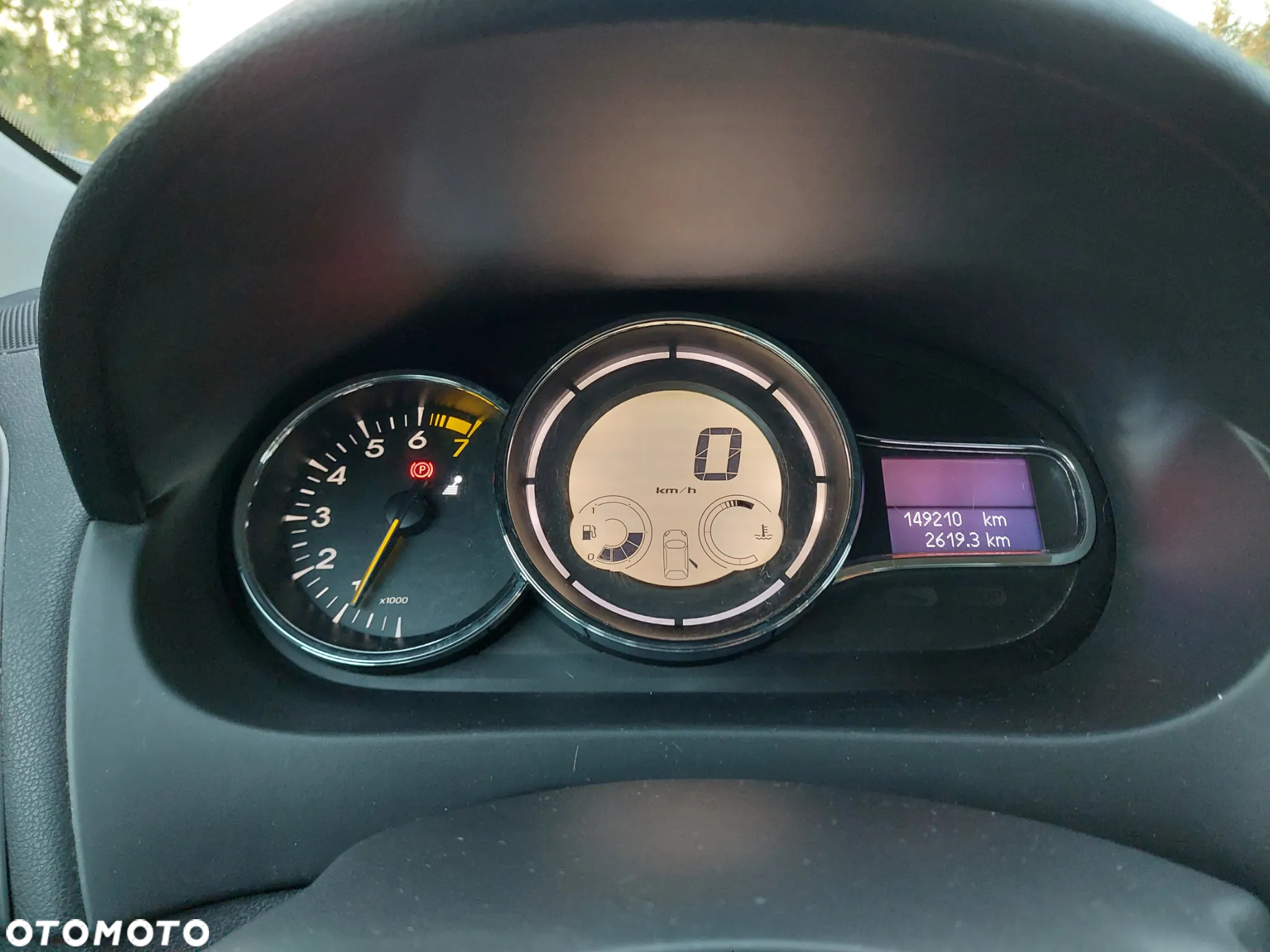 Renault Fluence 1.6 16V Techno Feel - 12