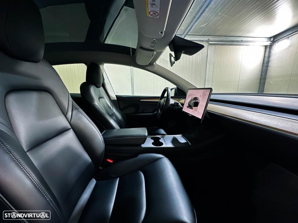 Tesla Model Y - 31