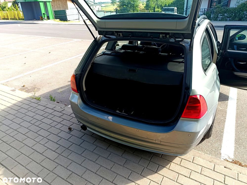BMW Seria 3 318d - 34