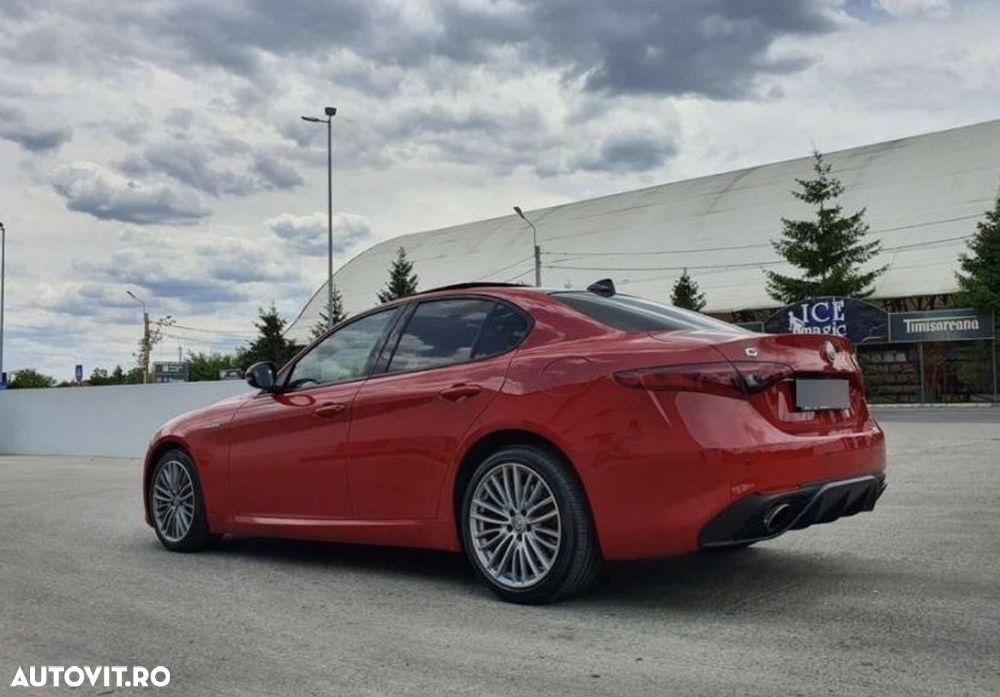 Alfa Romeo Giulia 2.2 JTDM AWD Aut. Veloce - 6