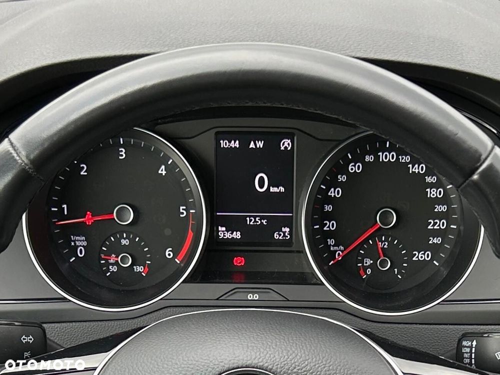 Volkswagen Passat 2.0 TDI SCR Trendline - 25