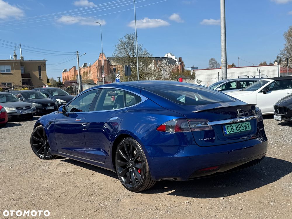Tesla Model S 90 D Performance - 12