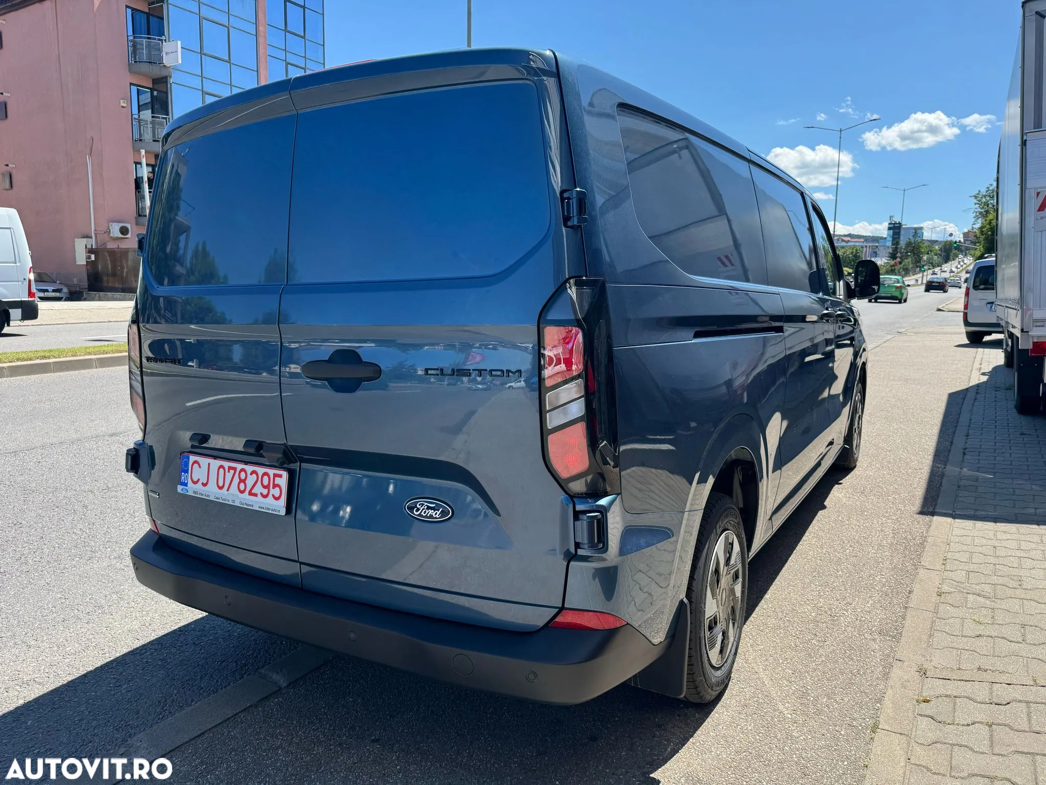 Ford Transit Custom Van 320L - 11