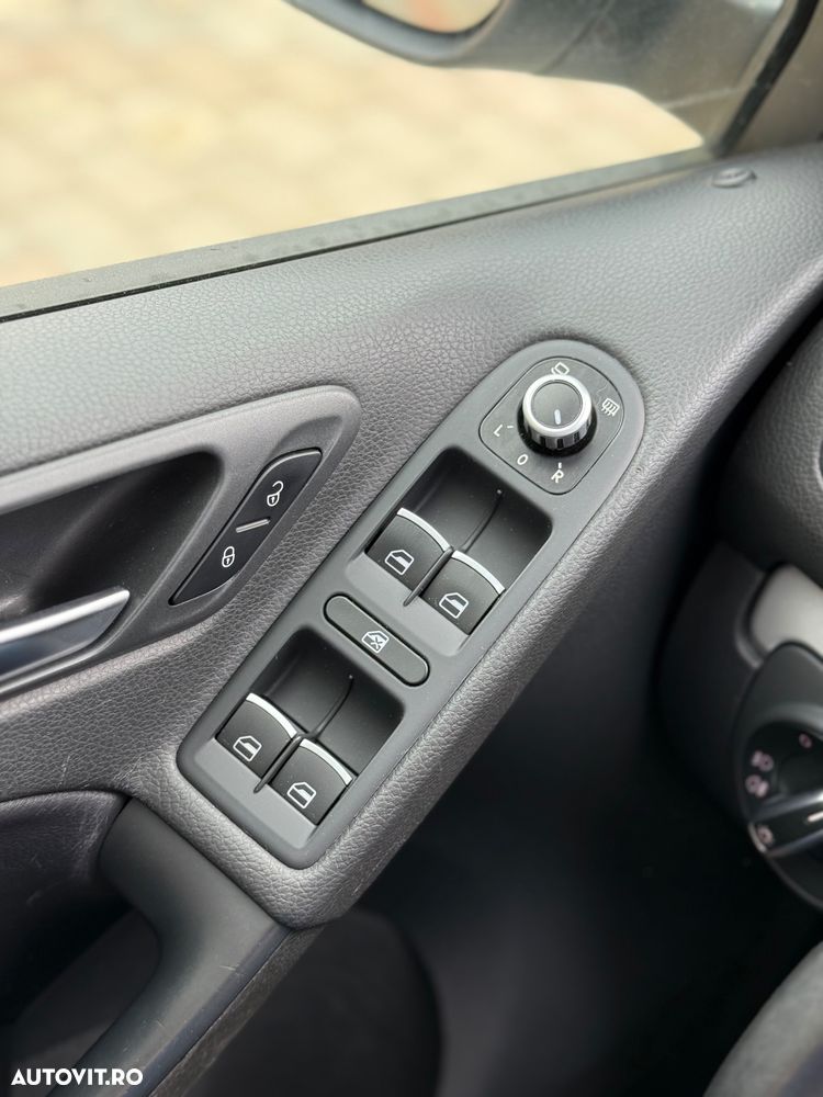 Volkswagen Golf 1.6 TDI DPF Exclusive - 15