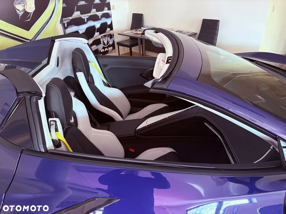 Chevrolet Corvette - 19