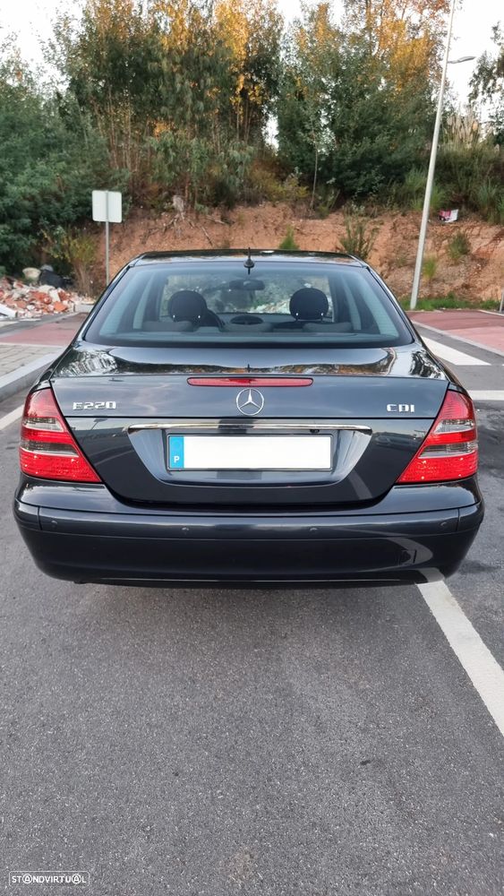 Mercedes-Benz E 220 - 2
