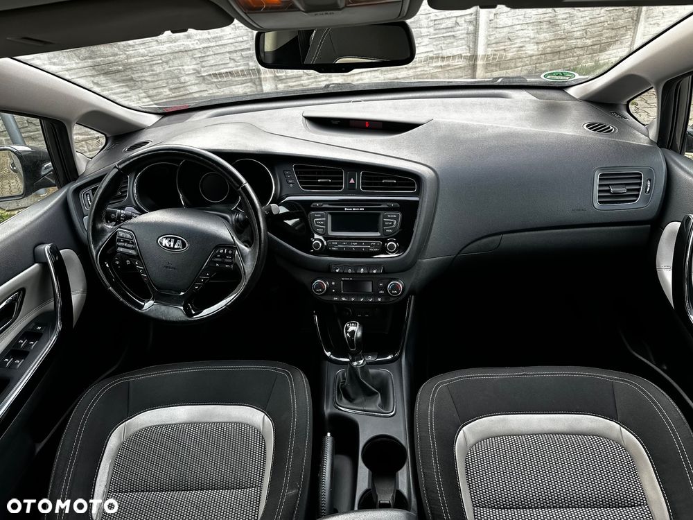 Kia Ceed 1.6 GDI Dream Team Edition - 14