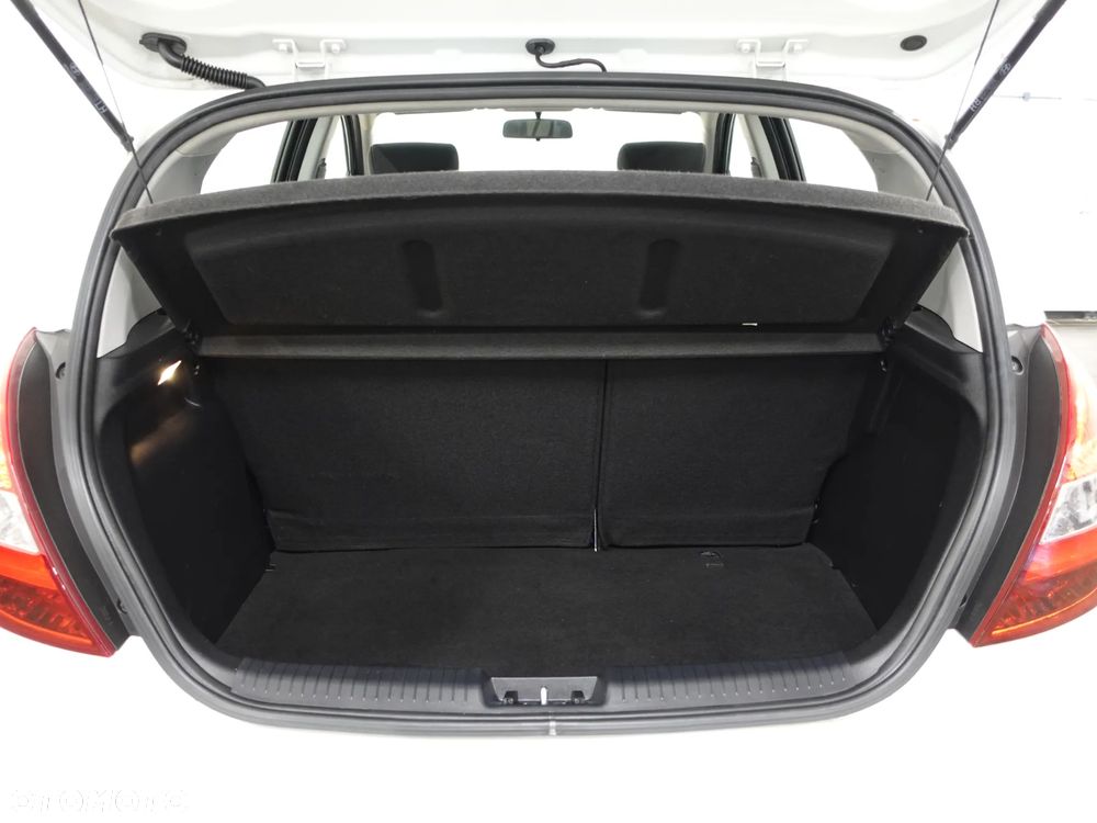 Hyundai i20 1.2 Classic - 26