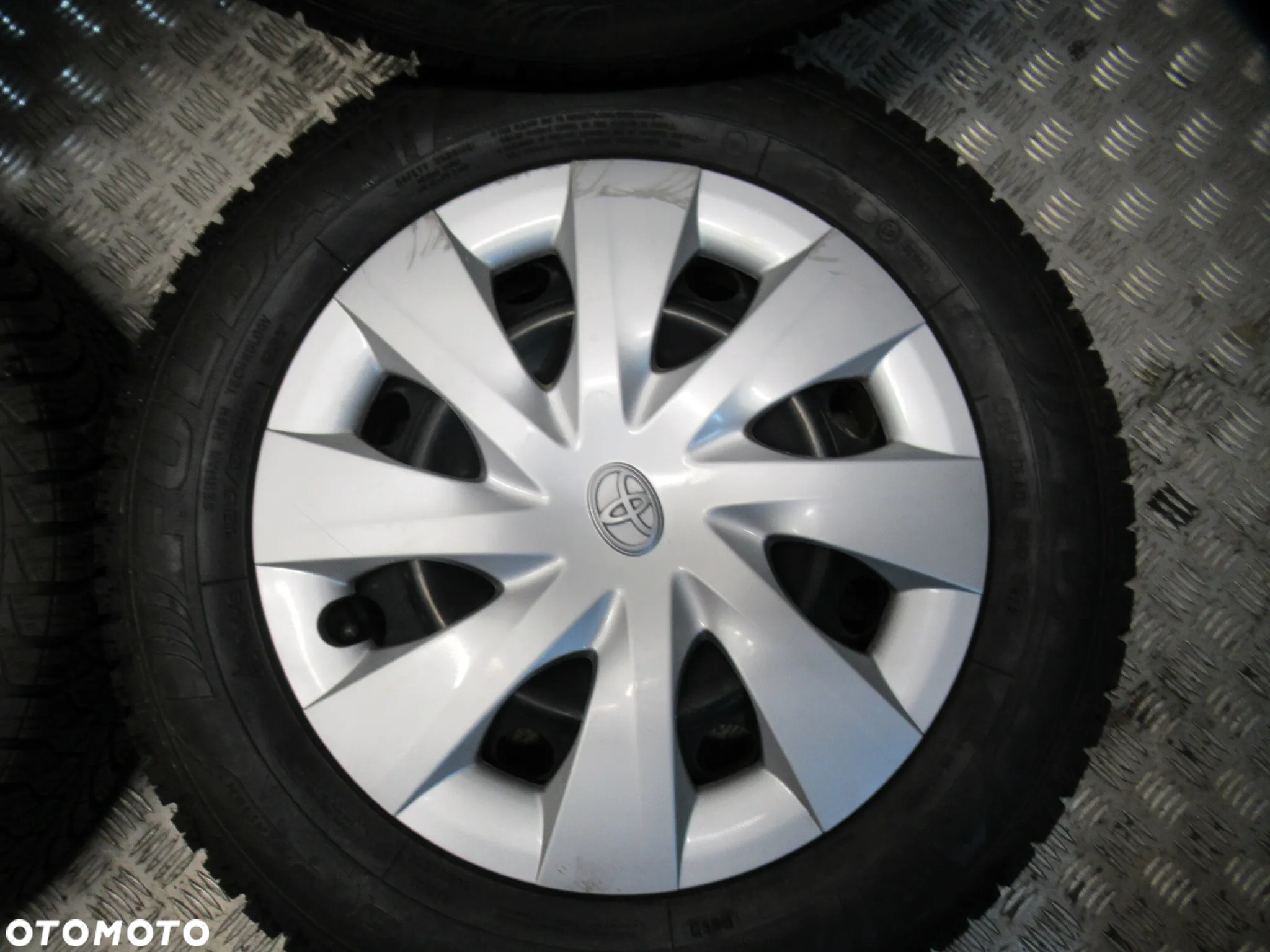 Koła Toyota Yaris IV 5,5Jx15 et45 5x100 zima 7mm - 3