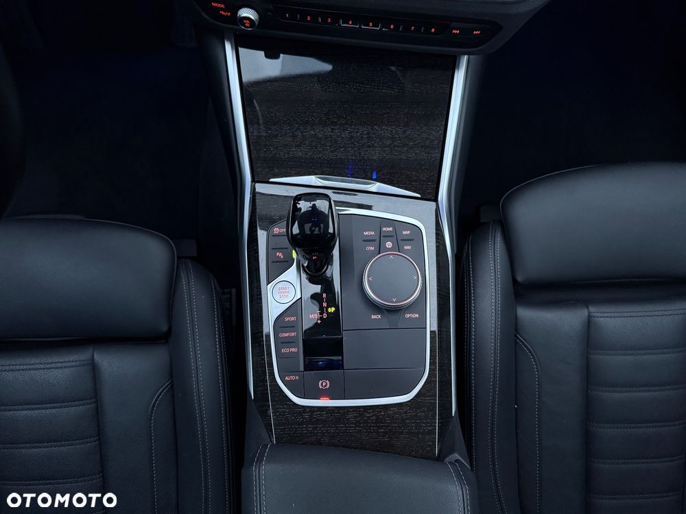 BMW Seria 3 320d xDrive Luxury Line - 18