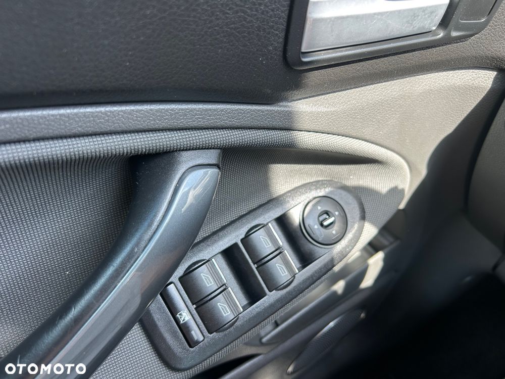 Ford Kuga 2.0 TDCi Titanium - 22