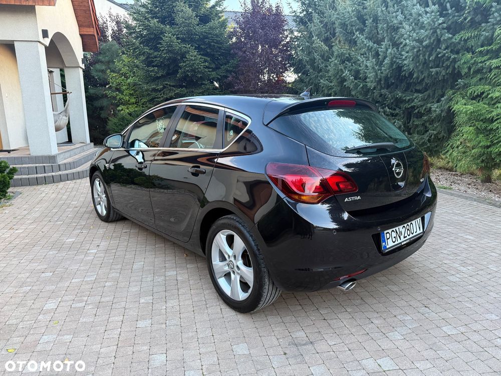 Opel Astra 2.0 CDTI Cosmo - 3
