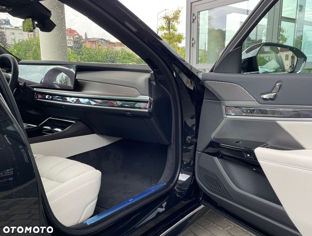BMW Seria 7 - 37