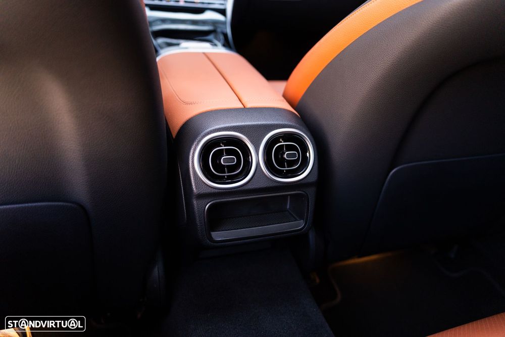 Mercedes-Benz C 300 e T 9G-TRONIC AMG Line - 29