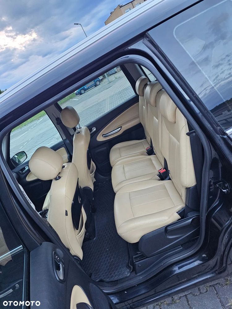 Ford Galaxy 2.0 TDCi Titanium - 16