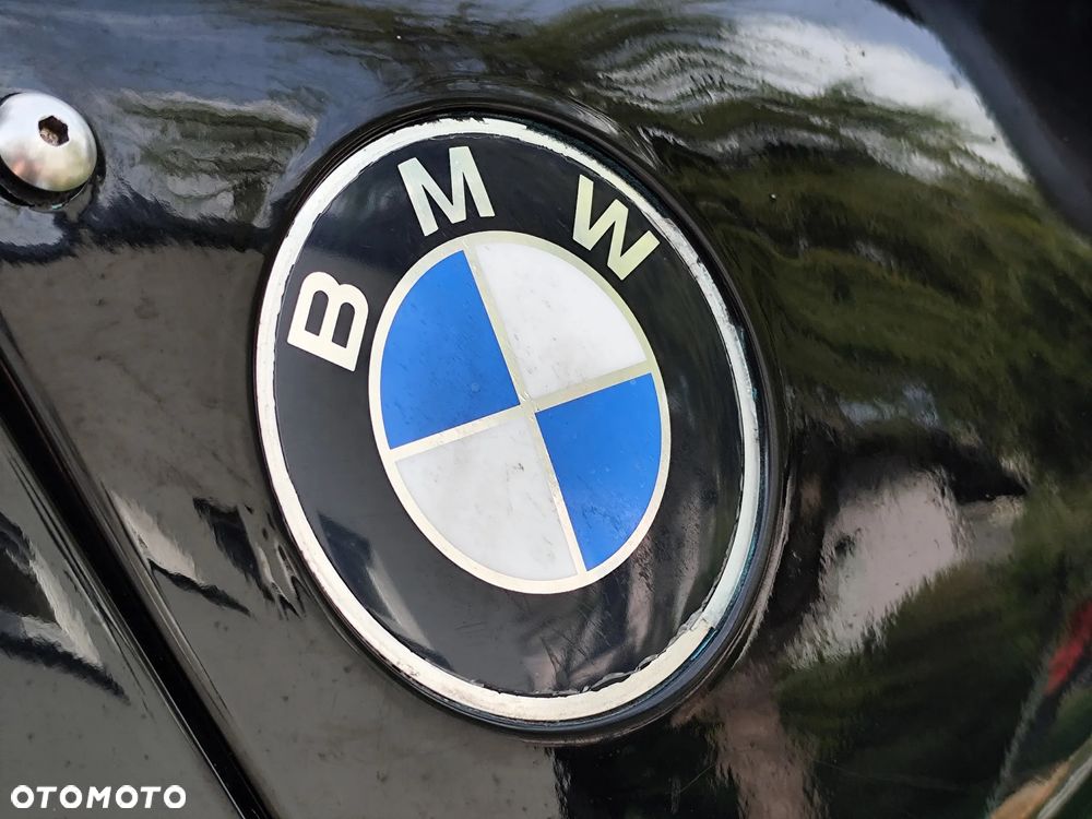 BMW F - 16