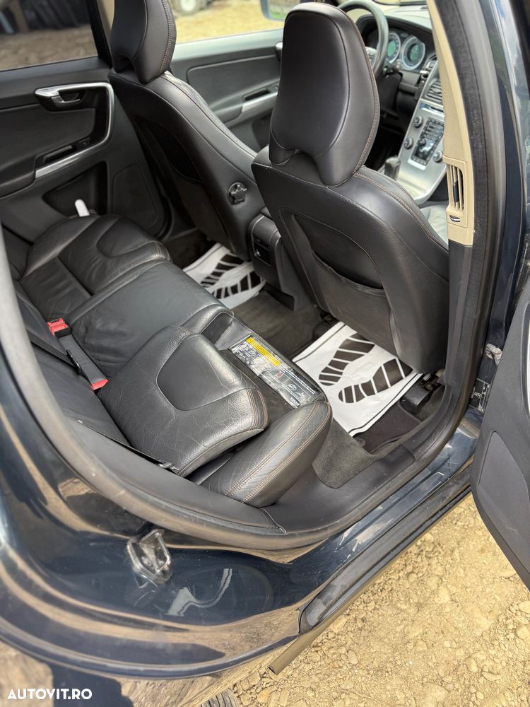 Volvo XC 60 D5 AWD Summum - 7