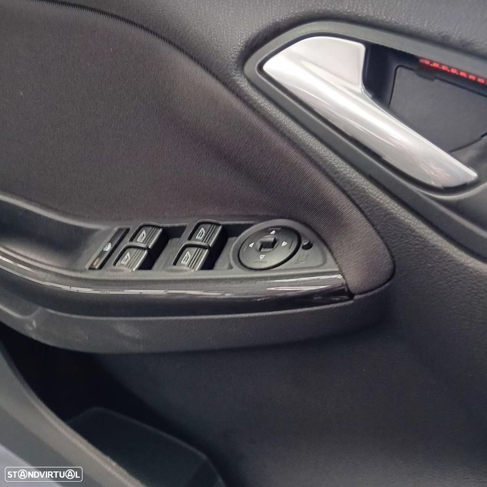 Ford Focus 1.5 TDCi ECOBlue Titanium - 11