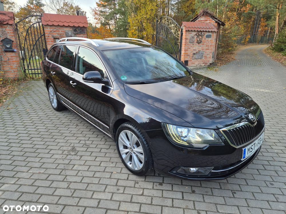 Skoda Superb Combi 2.0 TDI DSG Exclusive - 4