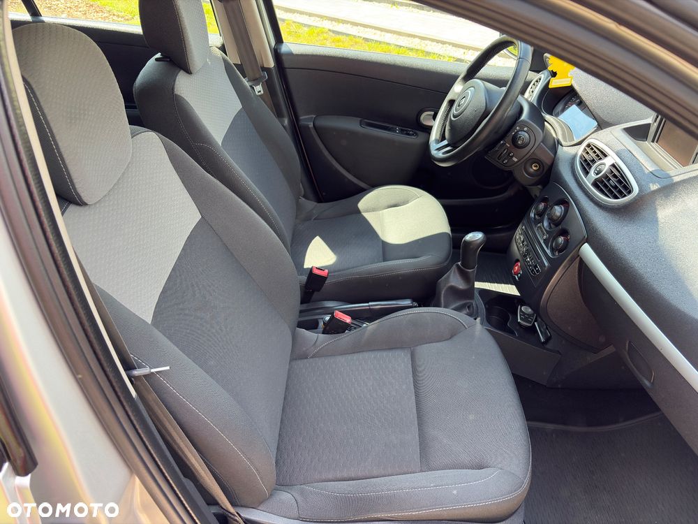 Renault Clio - 27