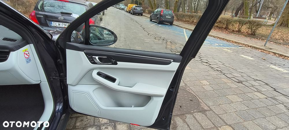 Porsche Macan T - 13