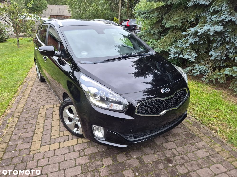 Kia Carens - 1