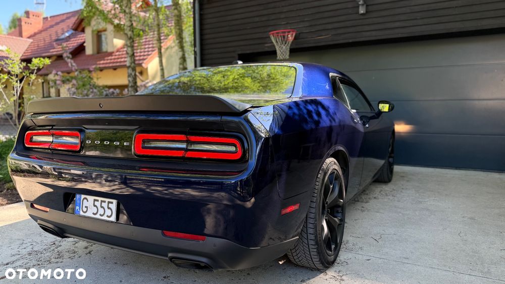 Dodge Challenger - 9