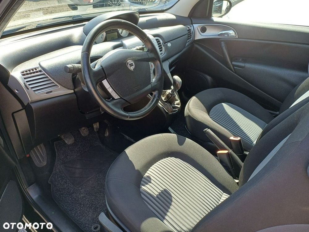 Lancia Ypsilon - 14