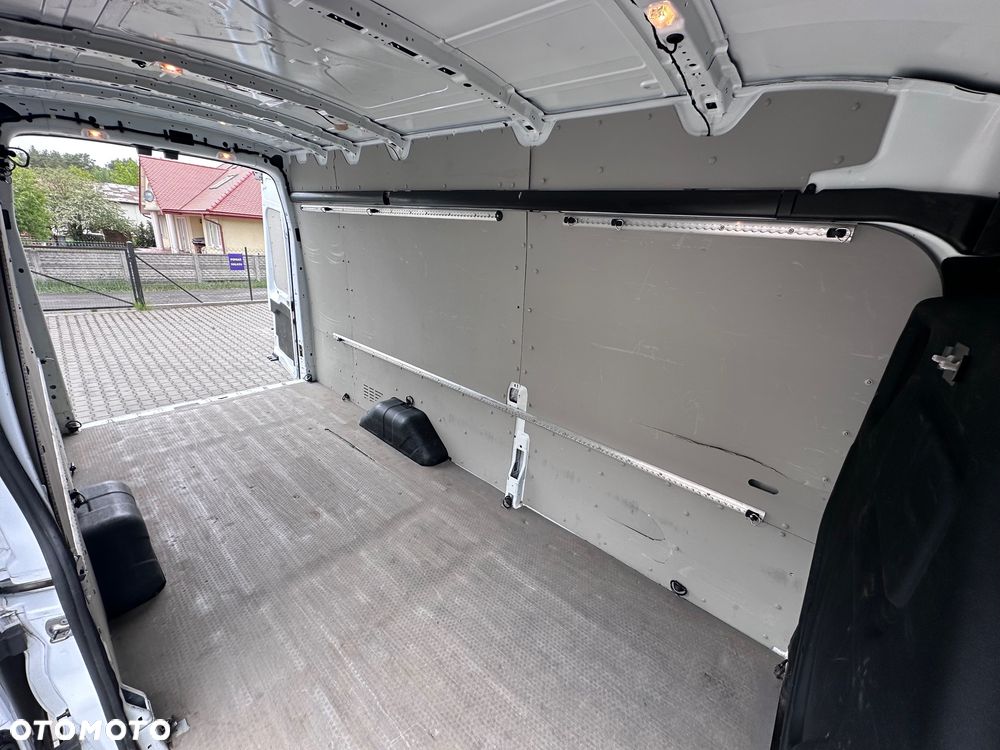Ford Transit - 11