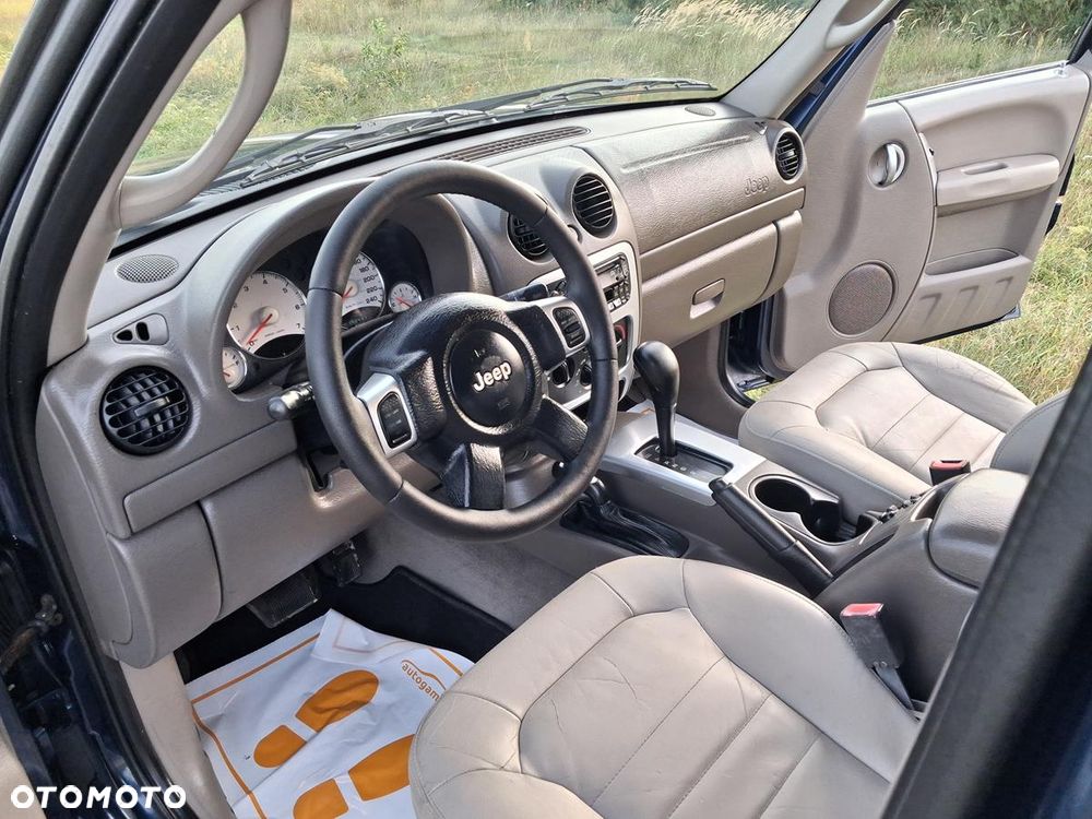 Jeep Cherokee - 20