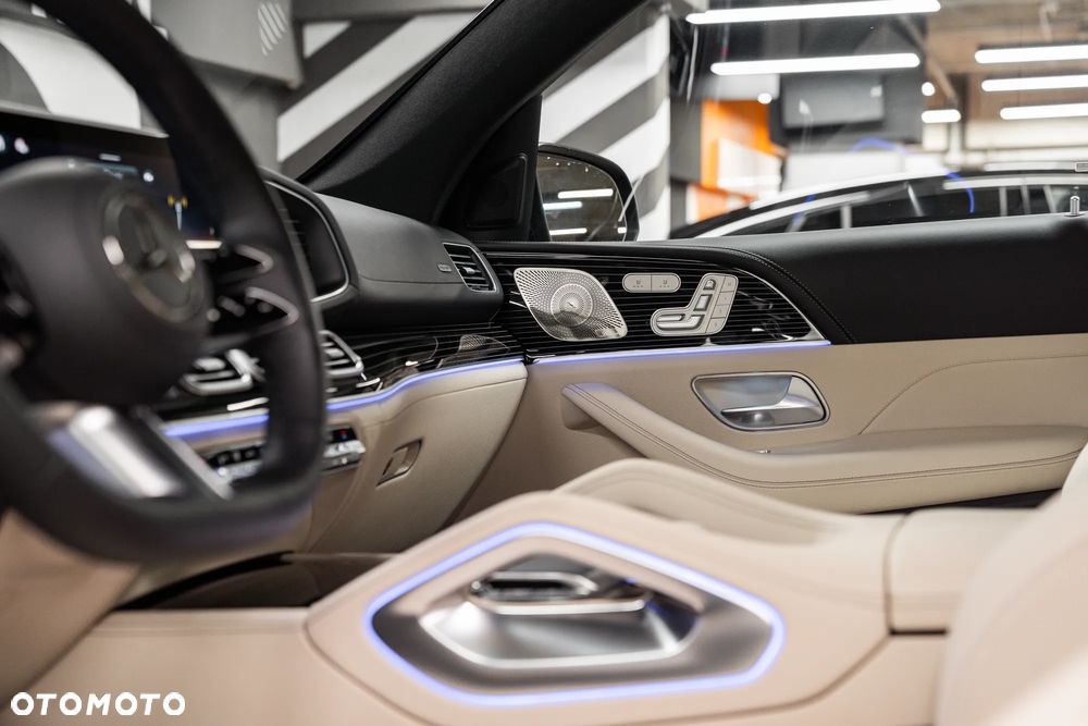 Mercedes-Benz GLS - 33