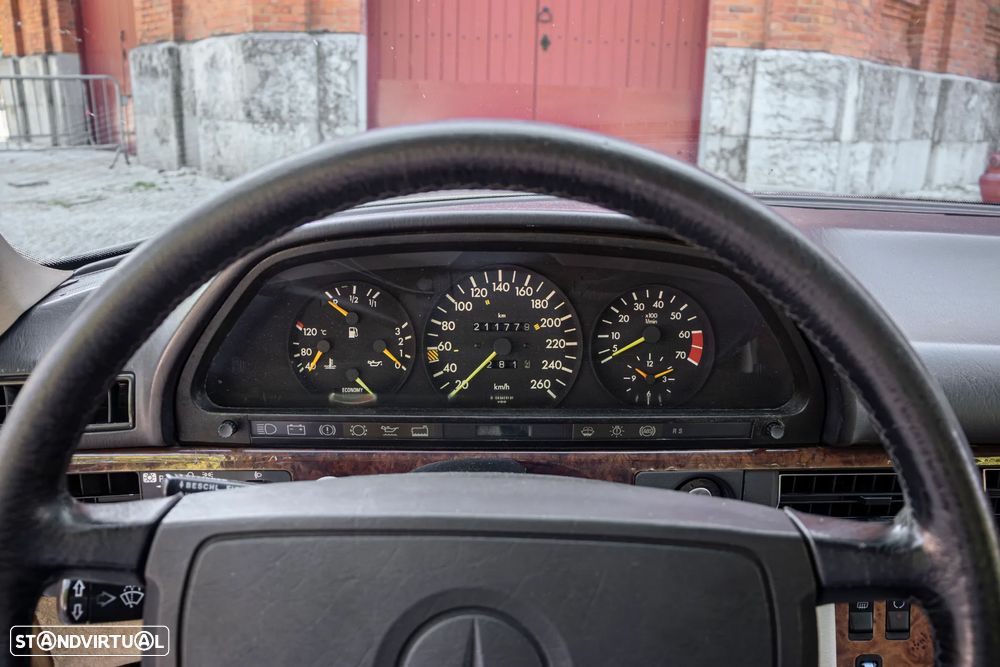 Mercedes-Benz W126 (1979-1992) 560 SEC - 12