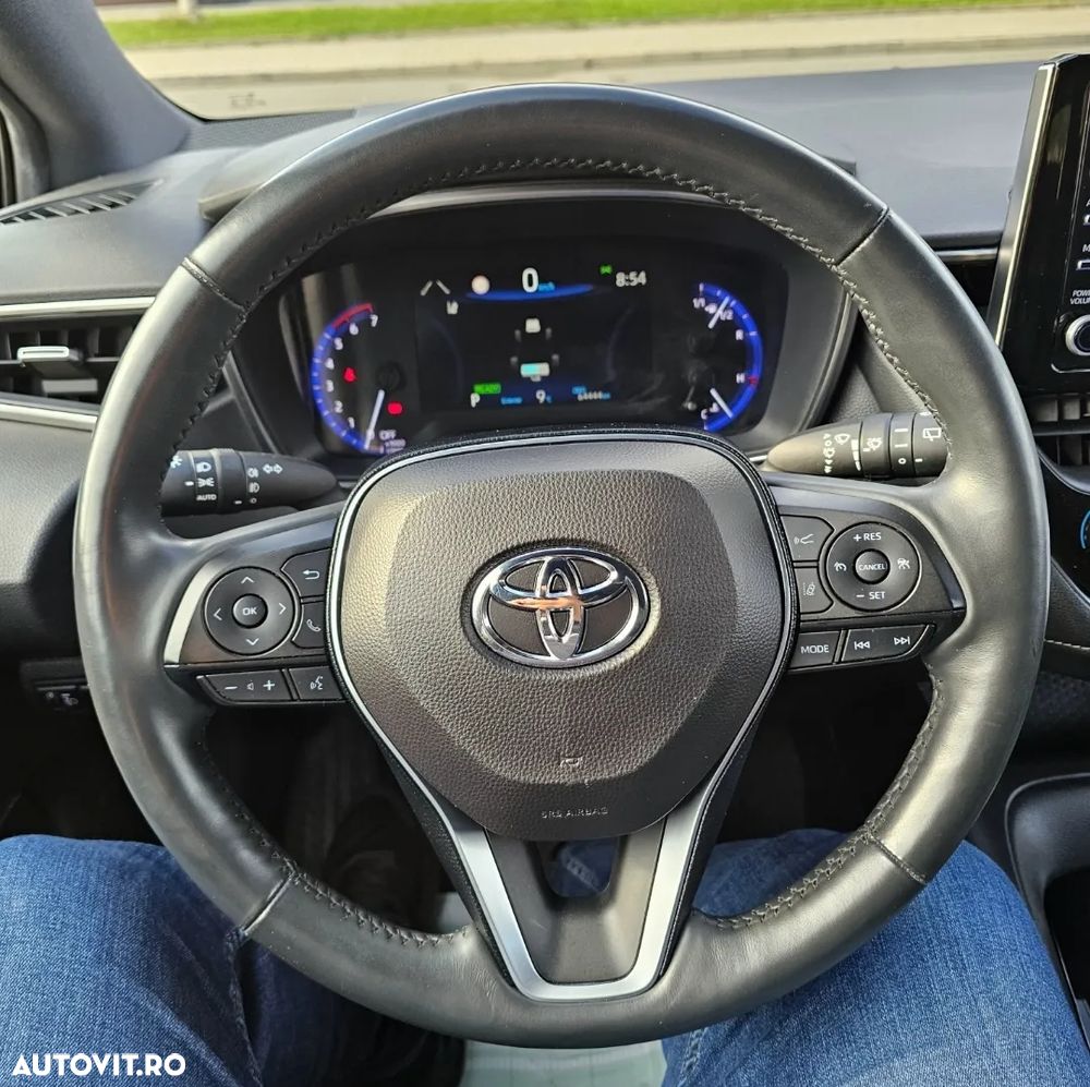 Toyota Corolla 1.8 Hybrid Business Edition - 16