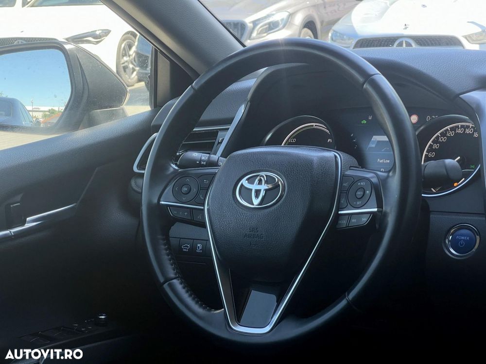Toyota Camry - 11