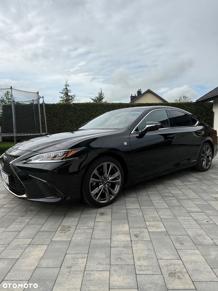 Lexus ES 300h F Sport - 33