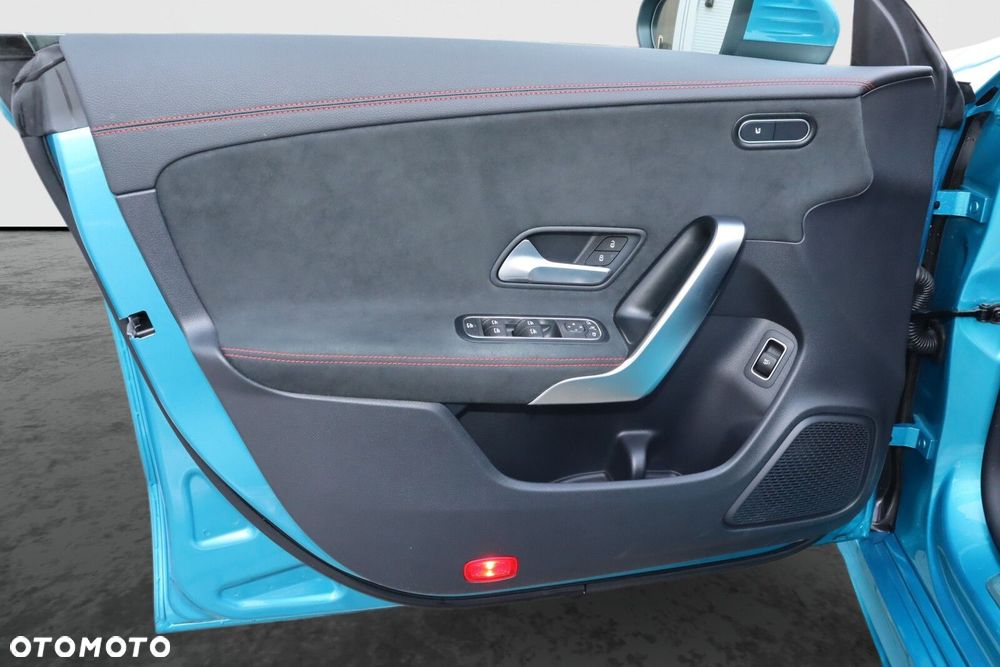 Mercedes-Benz CLA 180 AMG Line 7G-DCT - 7