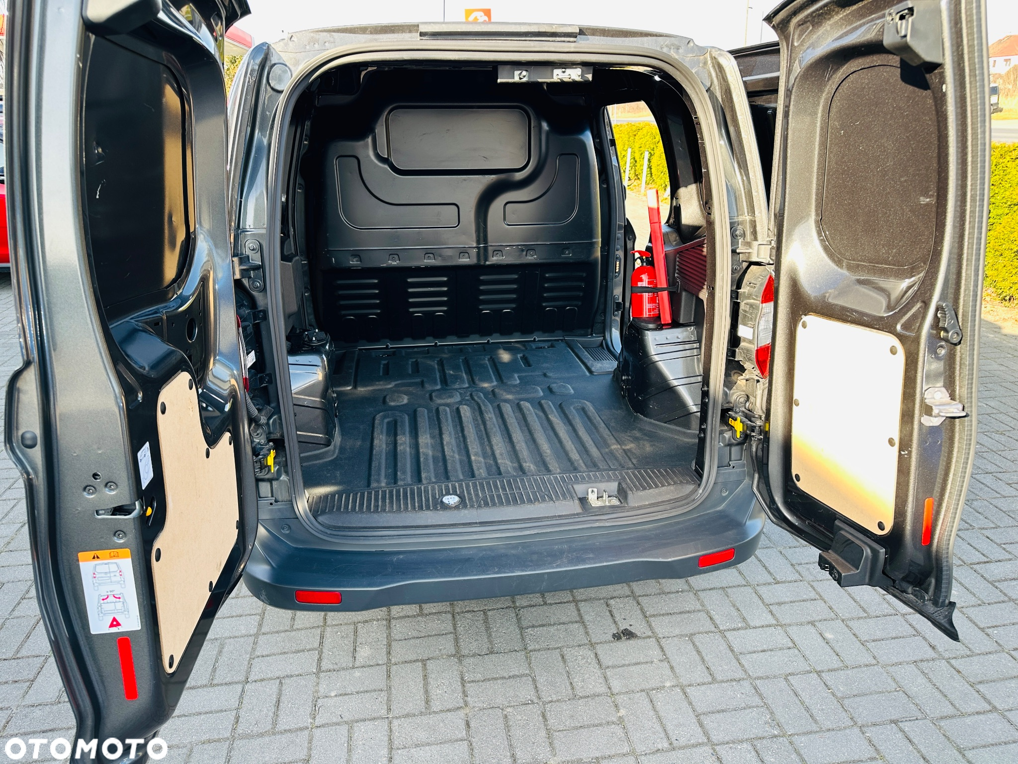 Ford TRANSIT COURIER - 13