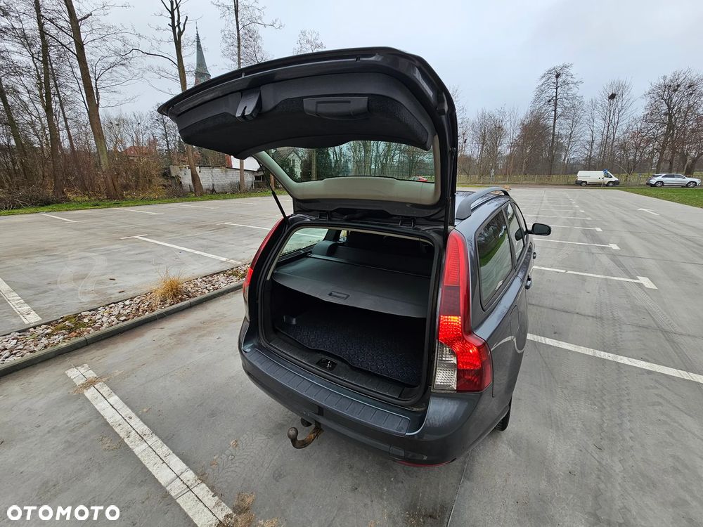 Volvo V50 2.0D Momentum - 9