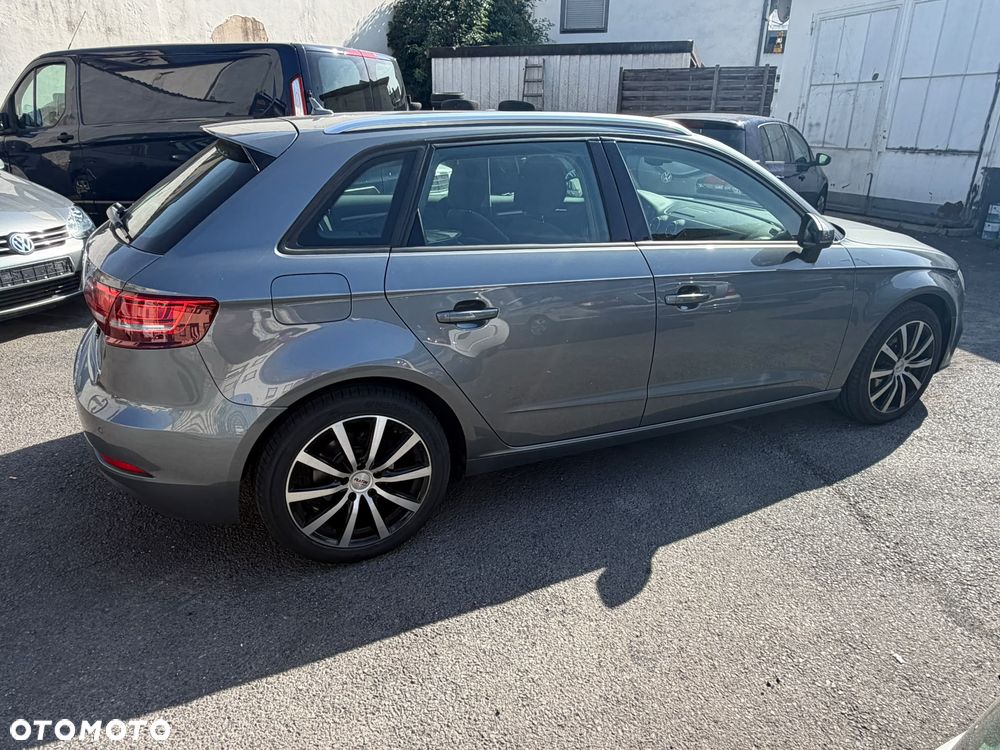 Audi A3 Sportback 30 TDI design - 10
