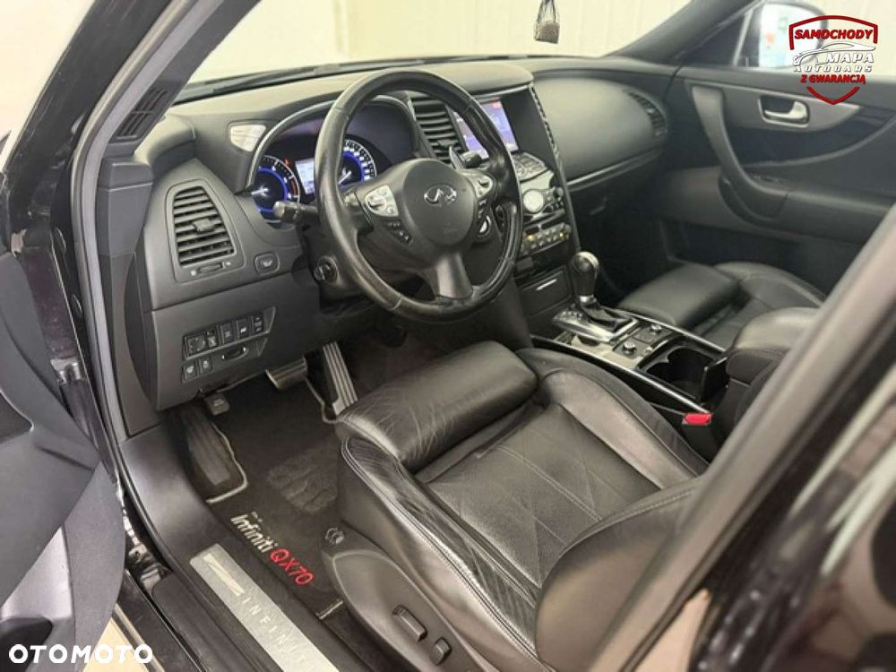Infiniti QX70 - 12